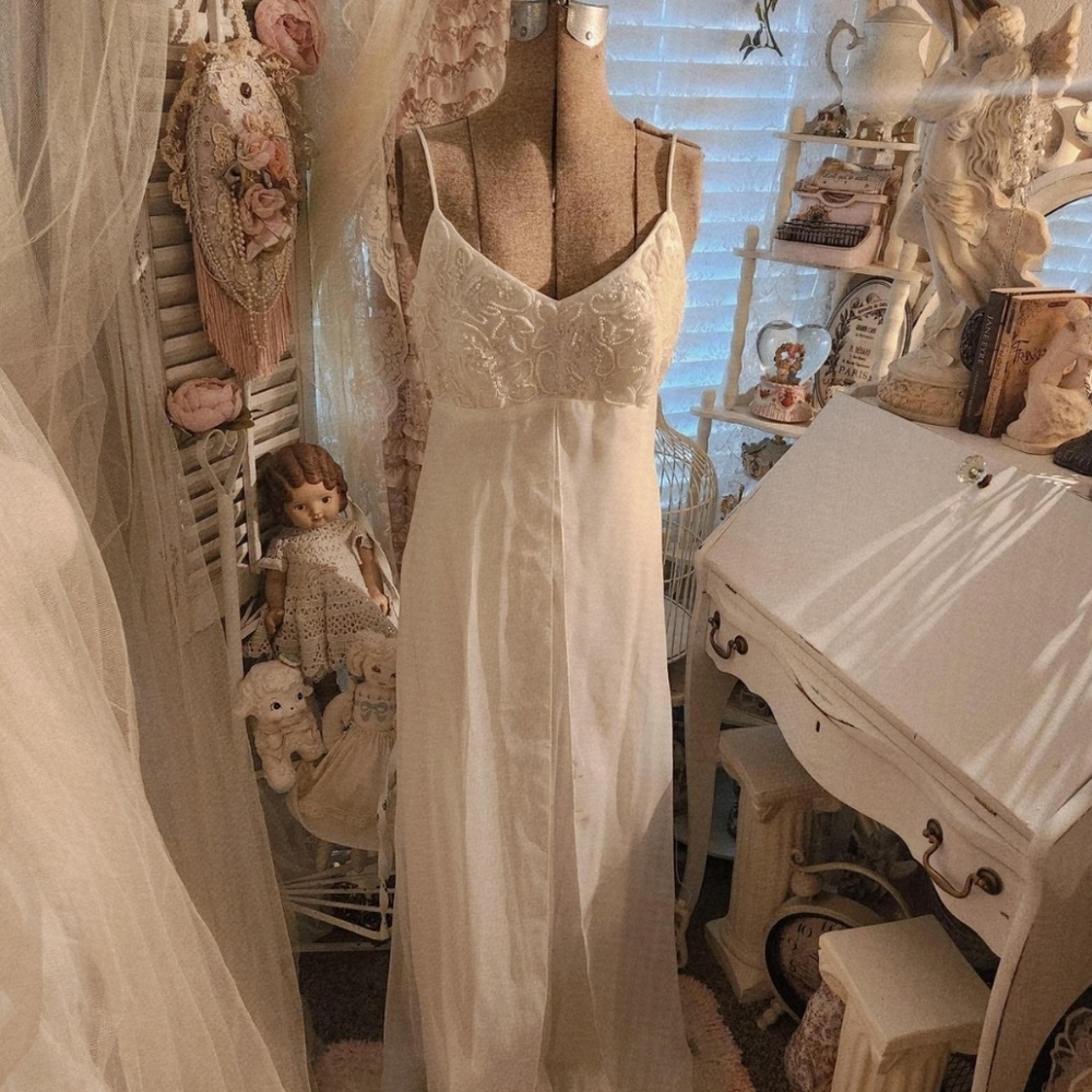 ♡ vintage slit front beaded wedding/ formal gown ♡